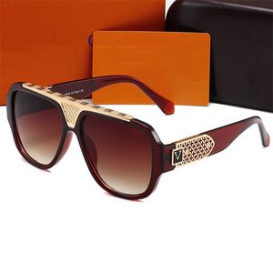 Mens Designer Driving Sunglasses Classic Brand Sun Glasses Ladies Sunglasses Full Frame Eyewear 5 Colors Travel Accessories