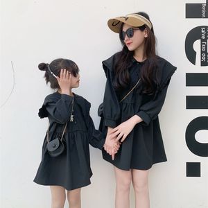 Family Matching Outfits Mother and Daughter Dresses Equal Spring Mom Baby Girls Matching Long Sleeve Dress Big Collar Parent-child Clothing for Women 230506