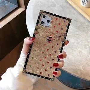 علبة الهاتف الخليوي لـ iPhone Luxury Diamond Bee Stand For iPhone 14 14Pro 14Plus 13 12 11 Pro XS Max XR x 7 Cover