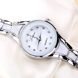 Нарученные часы маленькие и простой стиль in in in inse inshe korean fashion trend Quartz Watch Ladies