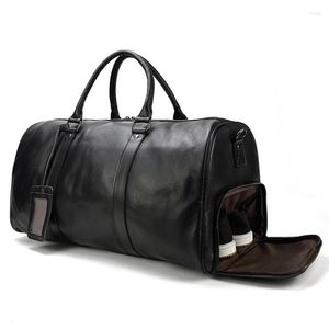 Duffel Bags Highend Vintage Coffee Svart Big äkta läderföretag Män resväska Kohude Male Gym Duffle stor kapacitet M9423