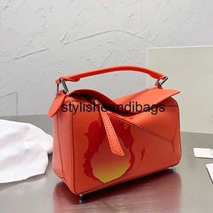 Ghibli çantaları Howl's Castle çantaları Calcifer çantası howl çanta yeni crossbody çanta orta boy tote Karikatür çanta lo crossover hobos yastık kömür topu çanta5/28/