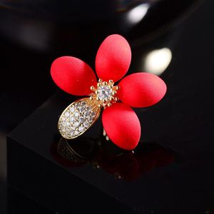 Brooches Pins Fashion Small Red Flower Zircon Lapel Pin Elegant Collar Temperament Women Hat For Backpacks Buckle Accessories JewelryPins