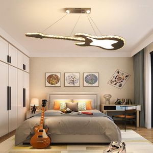 Lâmpadas pendentes Creative Crystal Guitar Led Lustelier Bedroom Estudo Luzes comerciais internas