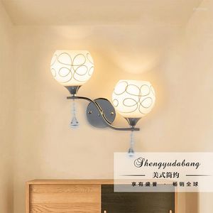 Lampada da parete moderna semplice cristallo testa singola doppia creativa soggiorno camera da letto comodino ingegneria del vetro