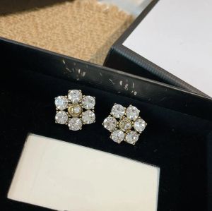 Модельер -дизайнер Crystal Athestone Серьги ушные шпильки у Aretes есть марки Top Brass Material Women Wedding Party Jewelry Love Gift QQ