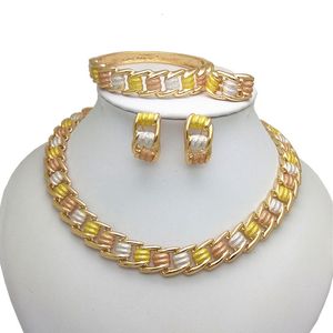 Colares Pingente Reino Ma Nigeriano Casamento Nupcial Africano Cor De Ouro Conjunto De Jóias Dubai Imitado Colar De Cristal Pulseira Brincos Anel Conjuntos 230506