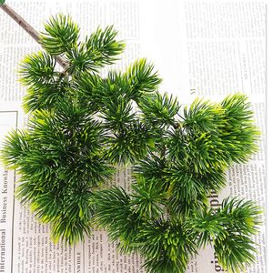 装飾的な花の花輪人工松の木の枝緑のサイプレスシミュレーション偽の植物葉の低木季節ホリデークリスマスDEC