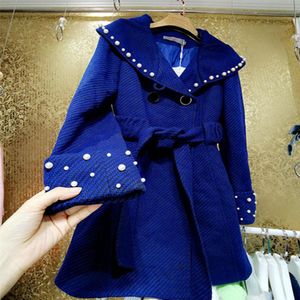 Kvinnors ull blandar Autumn Winter Blue Beading Woolen Coat Women Heavy Industry Luxury Pearl Princess Slim midja Långt överrock