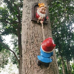 Decorações de jardim Gnomos de escalada Decoração de árvore Bonito Gnomo Estátua Arte Resina Anão Escultura para jardim Enfeites de decoração ao ar livre 230506