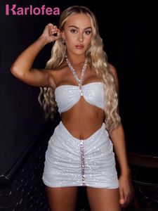 Tvådelad klänning Karlofea Diamonds Sparkle Two Piece Dress Set 2022 Summer Outfits Sexig halter Crop Tops Bodycon Ruched kjol Matchande uppsättningar Ny J230506