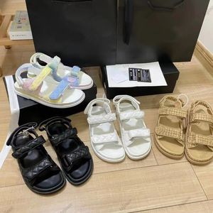 Designer Kvinnor Sandaler Quilted Leather Dad Slides Platform Summer Beach Slipper Storlek 35-41