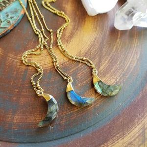 Pendant Necklaces Colorful Crescent Moon Necklace For Women Men Gold Color Chain Fashion Jewelry Neck Accessories Trendy Streetwear