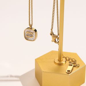 Nie verblassende Doppelbuchstaben-Anhänger-Halsketten 18 Karat vergoldeter Luxusmarken-Designer-Edelstahl-Halsband-Anhänger-Halsketten-Ketten-Schmuckzubehör ZG1470