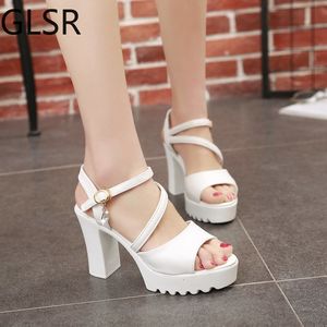 Sandalen Sommer High Heels Sandaletten Damen dicke Plateauschuhe Frau Cross Plateau Sandalen Roman Damenschuhe Gladiator Absatzpumps weiß 230508