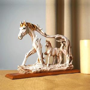 Oggetti decorativi Figurine Resina Statua di cavallo indiano Ornamenti da tavolo Artigianato Figurine di animali Miniature Creative Home Office Regali da scrivania 230508