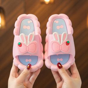 Slipper Summer Children's Slipers Söt mjuk bekväm bekväm non-halp andningsbara pojkar flickor hem casual tofflor skor barn