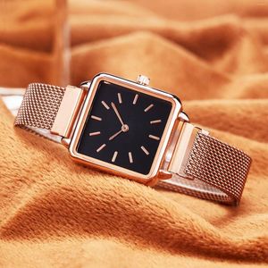 Wristwatches Top Brand Simple Watch For Women Luxury Metal Square Dial Quartz Wristwatch Fashion Elegant Gold Sliver Ladies