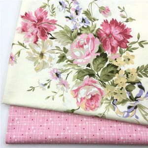 Tyg 100% bomull twill elegant beige stora rosa blommor blommor tyger för diy sängkläder sommarklädklänning quiltning dekoration textil