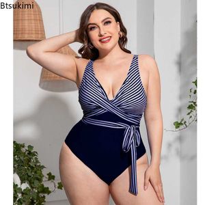 Menas de banho de tamanho grande feminino Novo tamanho Simwear Mulheres One peça Vneck Print Print Sportswear Bathing Suits for Fat Women Big Szie Beachwear Swimsuits 2023 Z0508