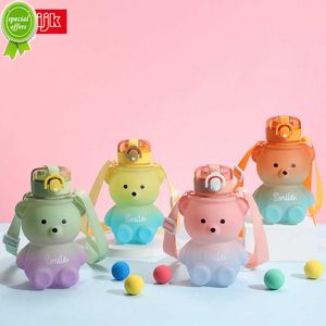 800 Gradient Bear Double Drinking Straw Cup Hochvolumige Wassergläser mit Riemen Hitzebeständiger Plastikbecher für Kinder