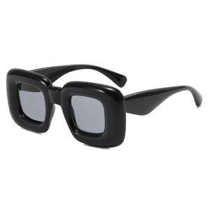 Solglasögon för män Kvinnor Luxury Sungases Herr Fashion Sun Glasses Trendiga damer Solglasögon unisex överdimensionerad inflation Expansion Designer Solglasögon 4K0D11