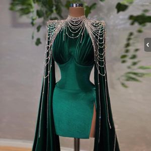 Sukienki imprezowe Velvet Elegancka elegancka szyja na cele z kryształami opakowania Krótka mini długość kobiet wieczorne suknie konkursowe