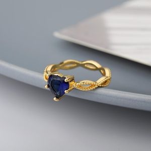 Cluster Rings Luxury Blue Stone Heart For Women Sliver Color Couple Weedding Ring Cute Finger Jewelry Gift Girlfriend
