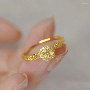 Обручальные кольца Маленькое квадратное сахар -желтое хрустальное кольцо для женщин Скрученное модное отверстие регулируемые украшения для пальцев
