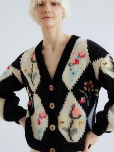 Женские трикотаж Tees Tach Uruguay Street Style Crochet Шерстяная вязаная кардигана укороченная клетчатая клетчатая куртка 2023 Brand Spring Sweater