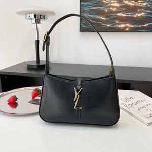 Designer Bagswomen Shoulder Bagsaddle Justerbar rem Womens handväska Luxurys handväskor Purses Walletswomens axelväska och underarmpåse