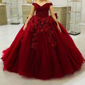 Quinceanera klänningar prinsessa röda applikationer stor bågpärlor bollklänning älskling snörning med tyll plus size sweet 16 debutante fest födelsedag vestidos de 15 anos 107