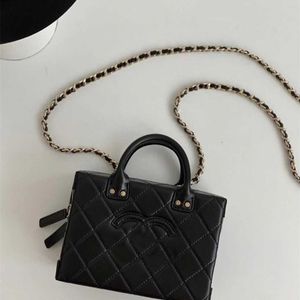 Borse a buon mercato in vendita Autunno e inverno New Small Fragrant Wind Lingge Portable Chain Square Hard Bag Single Shoulder Crossbody