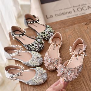 2023 High Quality Artificial Leather Bow Pearls Rhinestone Shoes Children's Fashion Sandals Girls' Leisure Dance Shoes Round Toe Side Open Girls Sandals Flat