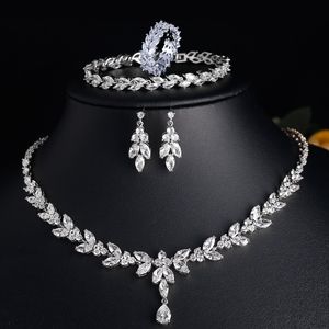 Pendanthalsband Zakol Luxury Brilliant Zirconia Leaf Halsbandörhängen ringar armband set för kvinnor CZ Drop Bridal Wedding Jewelry Set 230506