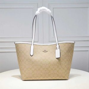 Billiga plånböcker till försäljning 2023 Olay New Women's Bag dubbelsidig Tote Fashion Versatile Classic Old Flower Mommy Shopping