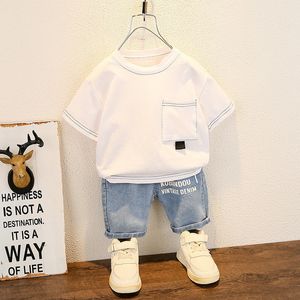 SetsSuits Summer Baby Boy barnkläder Set Children Clothing Suit Tops Shortsleeve Tshirt Pants 2pcsset Sport Spädbarnskläder 230508