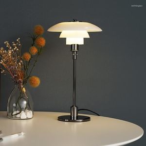 Lâmpadas de mesa Lâmpada de luxo moderna Lâmpada de latão cromo Luzes de mesa de vidro dourado preto para sala de estar quarto casa dedo dedo de pé de pé