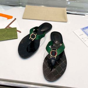 Beach Sandals 2023 Летний новый стиль мужские излишки кожаные сандалии женские тапочки.