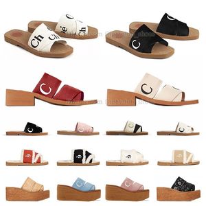 Słynne ch Sandały Woman's Woody Flat Mule Kapta Designerskie slajdy slajdy Summer Black White Beige Różowy trener Sandels Lidies Platforma Sandale Slotry Sudziki Kobiety