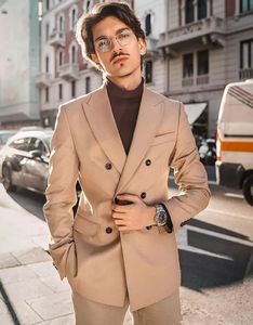 Smoking da sposo cachi nuovo di zecca Doppiopetto Slim Fit Uomo Smoking da sposa Moda uomo Giacca Blazer Uomo Prom Dinner / Darty Suit Giacca Pantaloni Cravatta 620