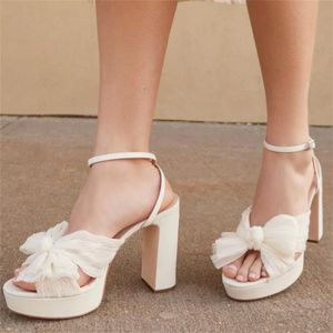 Sandaler Luxury Ladies Platform High Heels Woman Sandaler Fashion Bow Summer Party Elegant Pleat Bankett Plus Size Size Shoes 230508