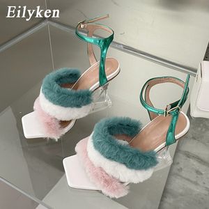 Sandalen Eilyken Feather Transparent Strange Damen High Heels Fashion Transparent PVC Karree Pelz Sandalen Damen Mule Schuhe 230506