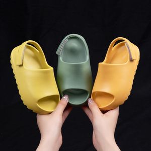 Slipper pojkar flickor mode anti-halk sandaler eva mjuka badrum tofflor barn barn småbarn skor lätt slip-on 230509