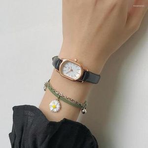 Relógios de pulso retrô simples retângulo relógio para mulheres pulseira de pulseira moda girls waterproof Relógios de relógio de férias de relógio