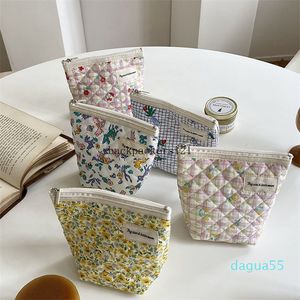 Koreaanse Gewatteerde Portemonnee Retro Bloemen Mini Munt Tas Vrouwen Katoen Portemonnee Meisjes Leuke Munt Pouch Cosmetische Lippenstift Zakken