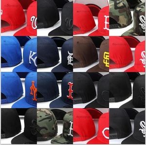 Nya 85 färger Mäns baseball snapback-hattar med grå färg under randen färgglada bokstäver hiphop svart blå grå brun alla lag d sport justerbara mössor chapeau su9-06