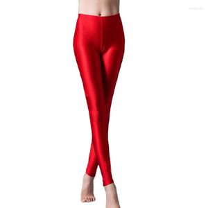 Kvinnors leggings Kvinnmjölk Silk Gloss Pants Wear Yoga Thin Style Women Slim Foot Nine Points Stor storlek Fluorescerande