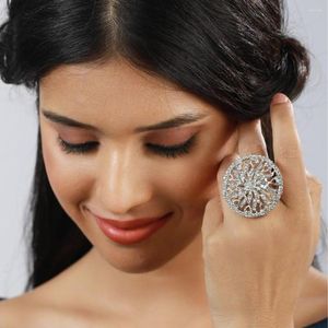 Bröllopsringar lyxiga kvinnliga stora runda ring zirkon geometriska smycken mode överdrivna för kvinnors engagemangstillbehör gåva