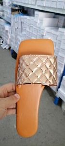 Kapcia Faux skórzane kwadratowe kwadratowe siatkę płaskie dno sandały damskie sandały damskie slajdy